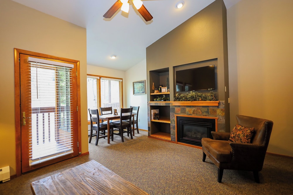 Suite, 1 King Bed (1 Bedroom Kitchenette )