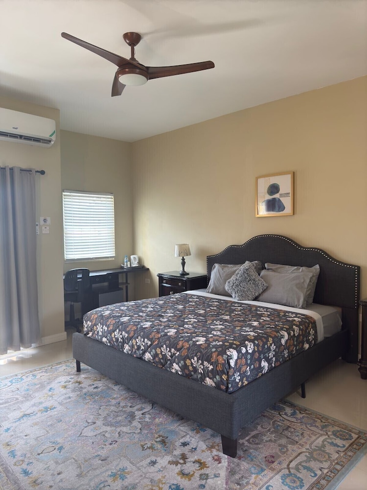 Standard Room, 1 King Bed - Photo 2