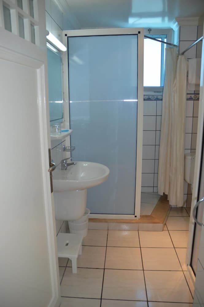 Standard Apartment - Photo 7