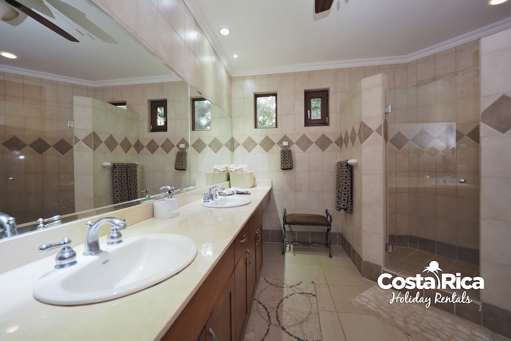Family Apartment, 2 Bedrooms (Macaw #16)