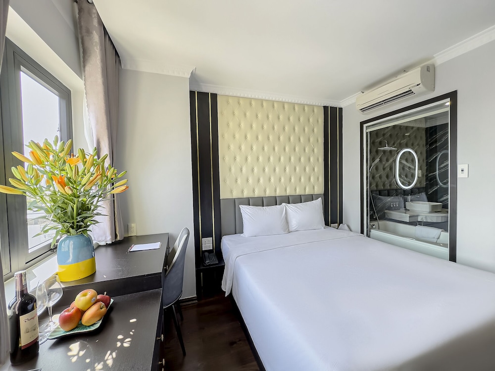 Superior Double Room, 1 Queen Bed, City View