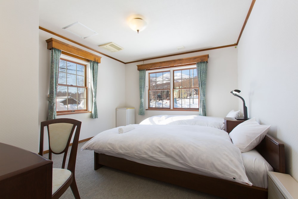Double or Twin Room (Snowgum Lodge) photo 3