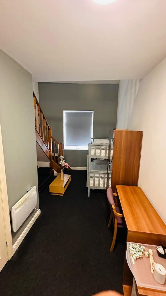 Family Room, Multiple Beds, Non Smoking, Ensuite photo 2