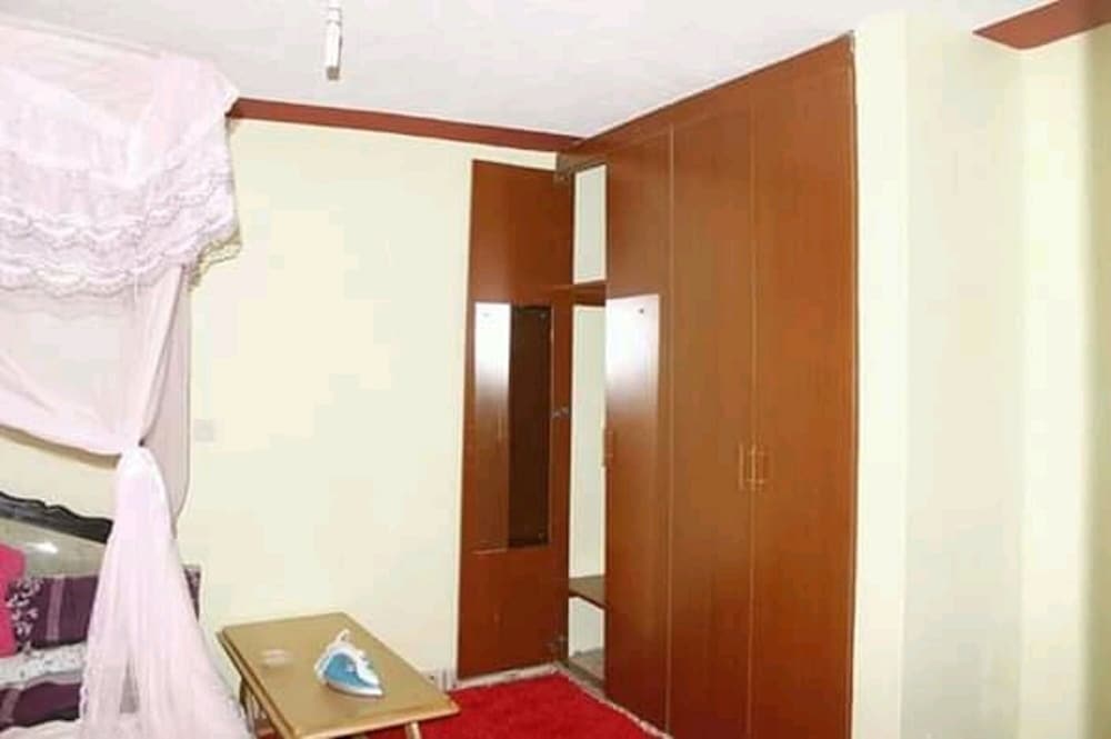 Apartment photo 2
