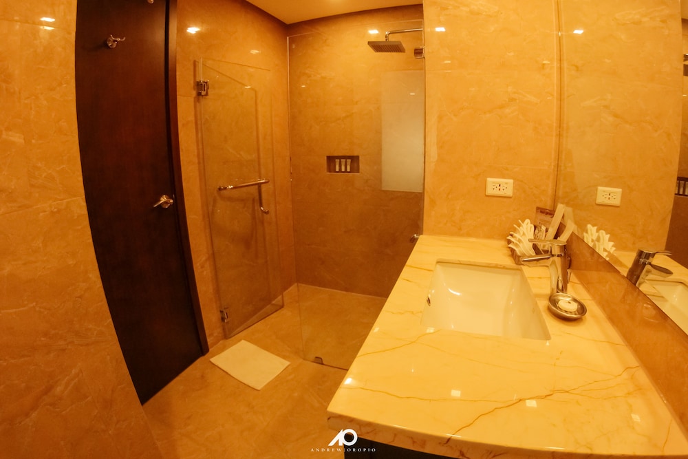 Deluxe Twin Room, 2 Queen Beds (West Wing) photo 3