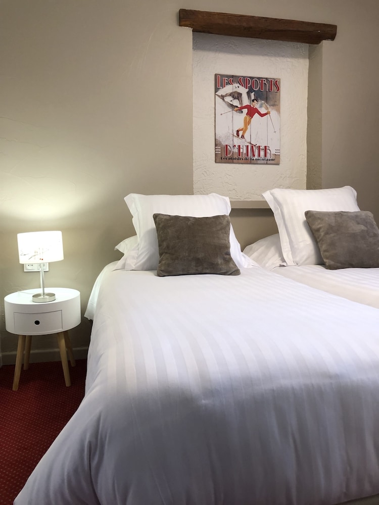 Economy Room (8)