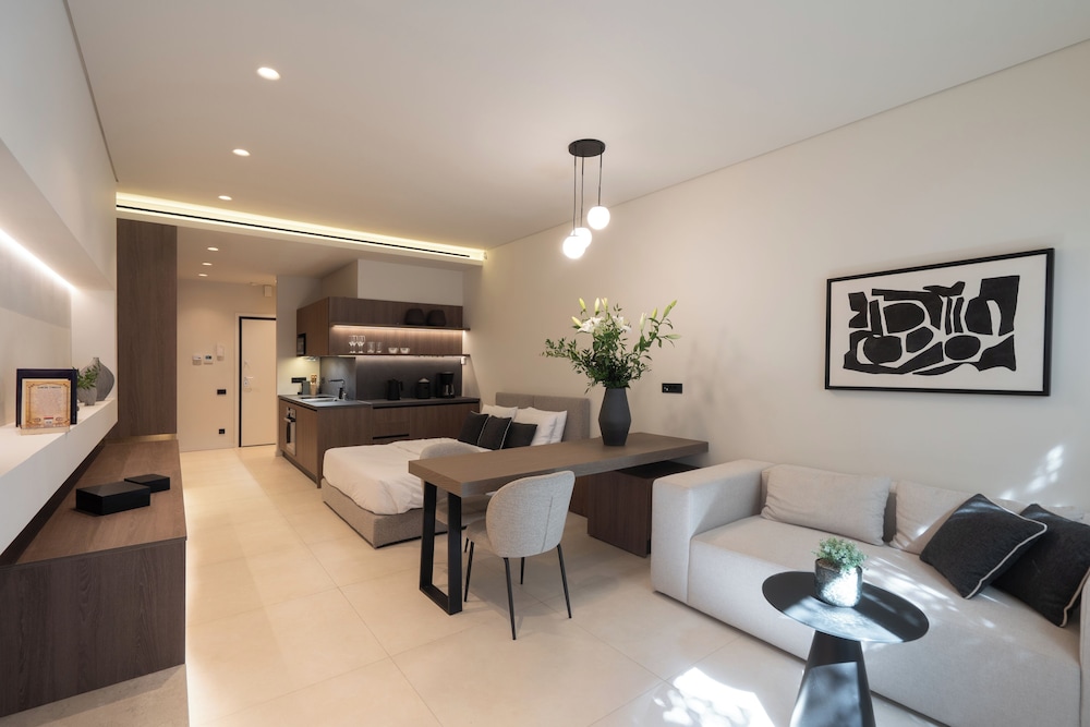 Luxury Apartment, 1 Double Bed, Balcony, City View