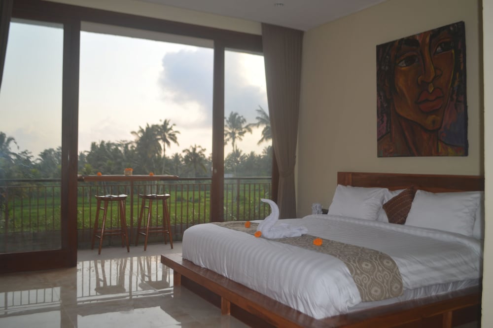 Superior Double Room, 1 King Bed, Balcony, Hill View photo 1