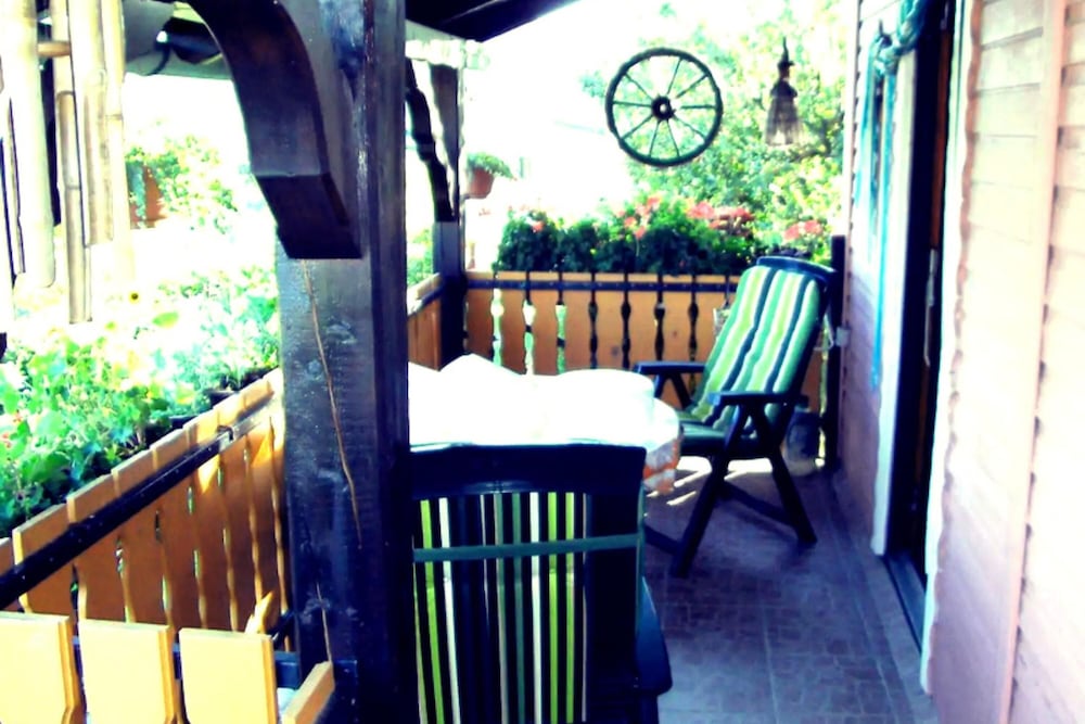 Family Chalet, 2 Bedrooms, Mountainside (Romantic Cottage In Real Nature) photo 3