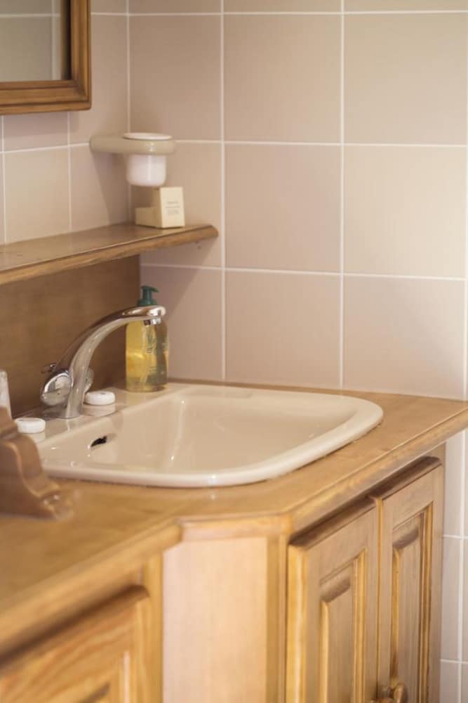 Economy Double Room (Savoyarde) photo 3