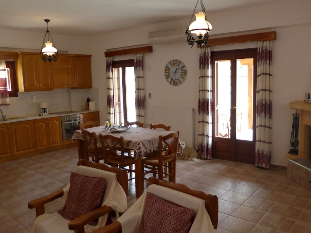 Villa photo 3