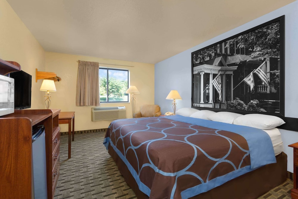 Standard Room, 1 King Bed - Photo 1