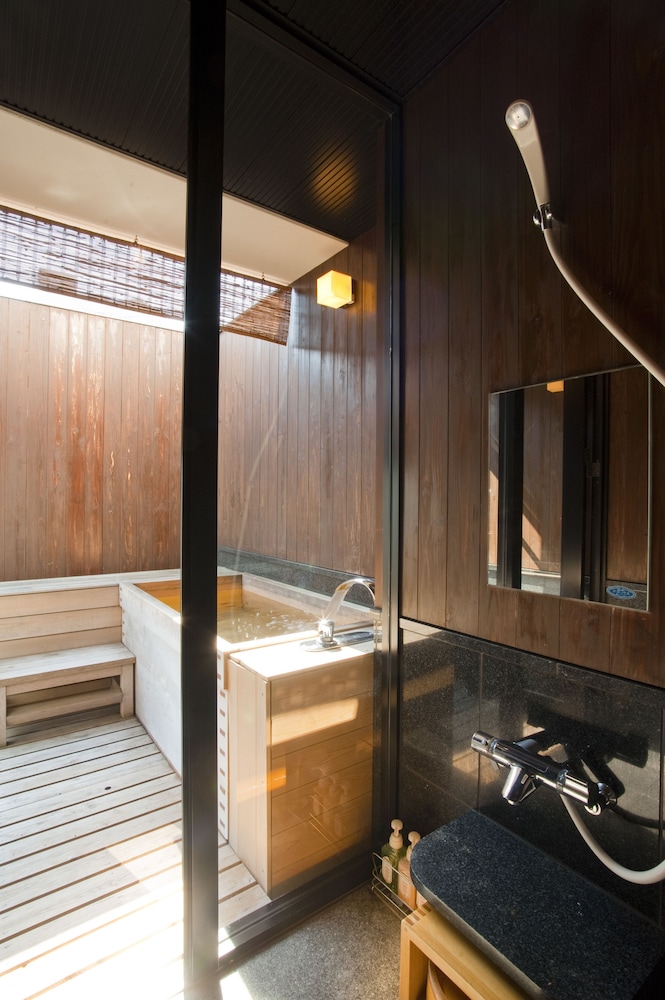 Japanese style room with an outdoor bathroom, Smoking photo 2