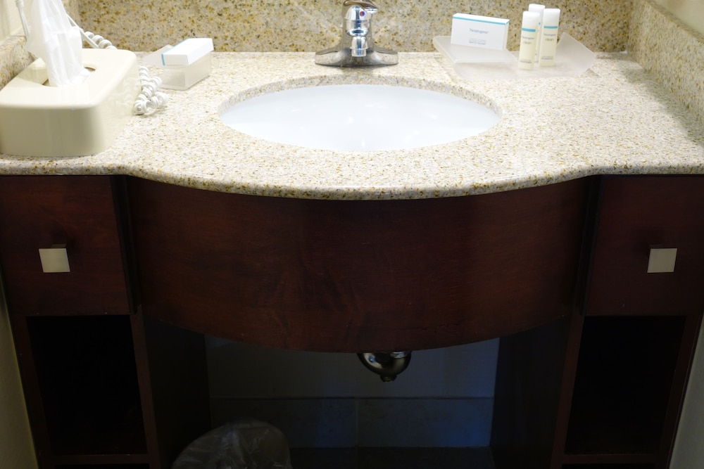 Suite, 2 Double Beds - Photo 8