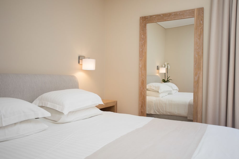 Superior Double or Twin Room (Street View) - Photo 1