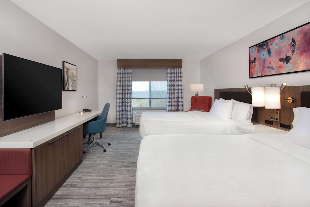 2 Queen Beds - Photo 6