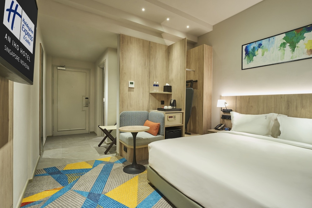 Standard Room, 1 Queen Bed (High Floor)