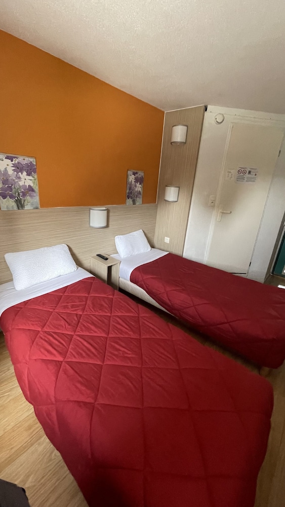 Standard Room, 2 Twin Beds - Photo 4
