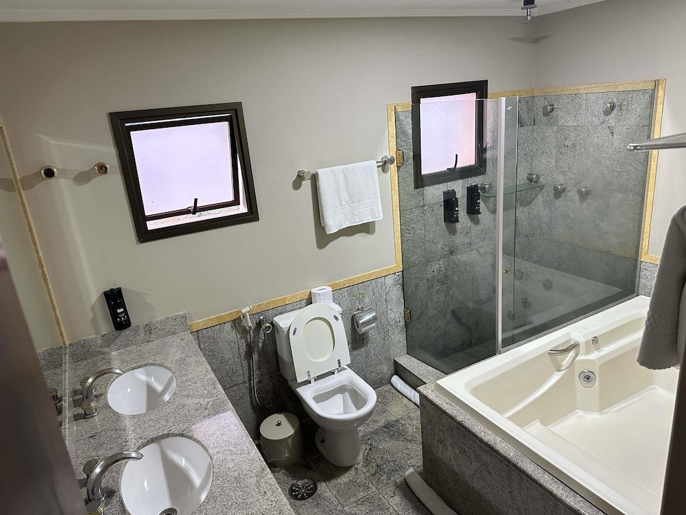 Superior Suite, 1 King Bed photo 1