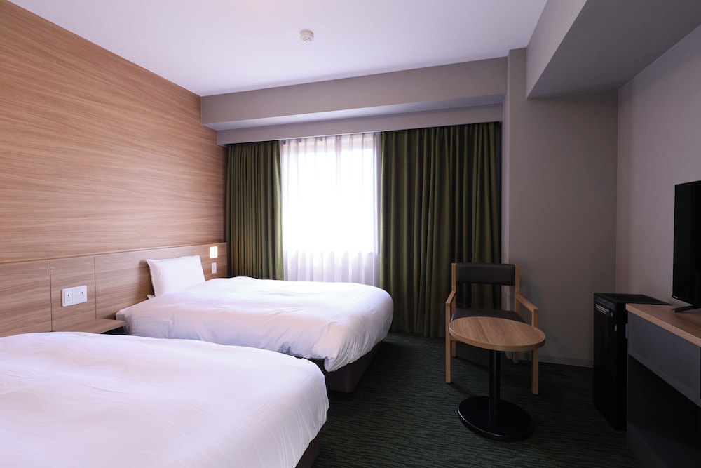 Basic Twin Room, Non Smoking - Photo 1