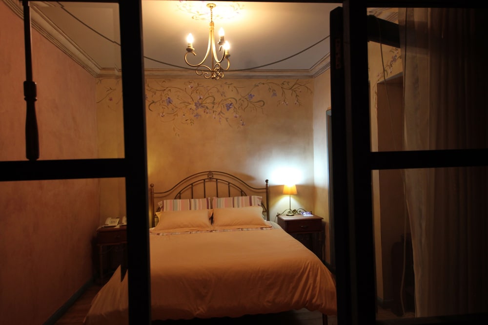 Single Room photo 2