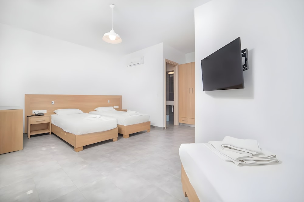 Standard Triple Room - Photo 1