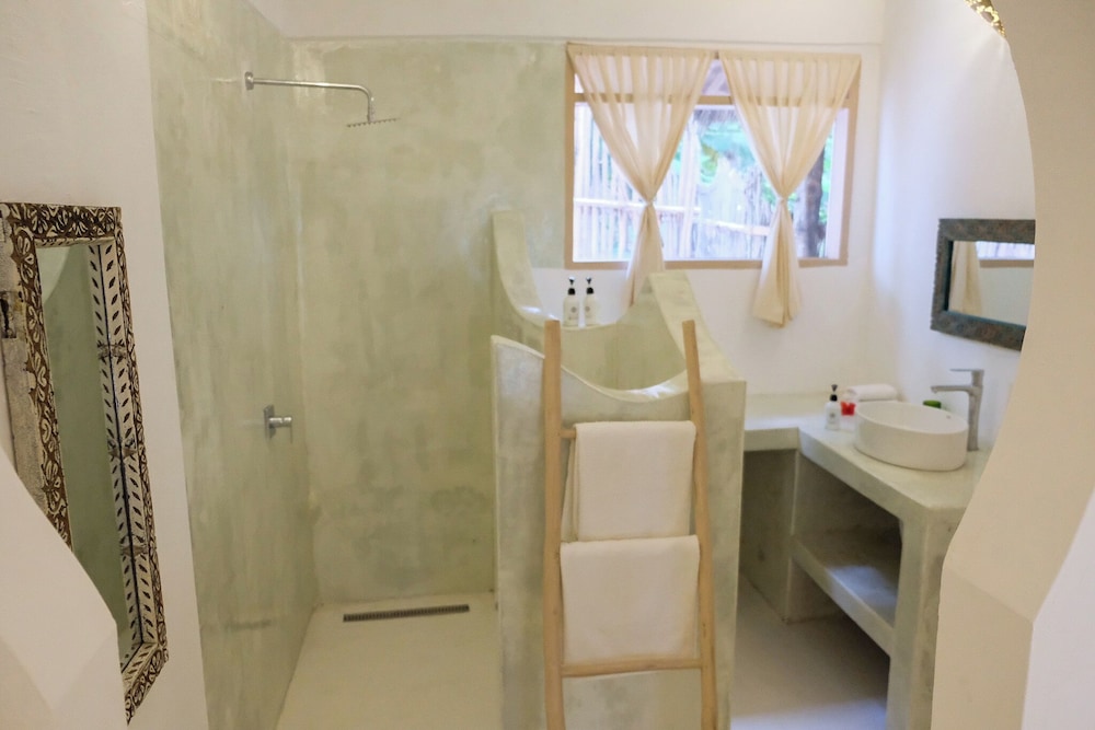 Deluxe Bungalow, 2 Bedrooms, Beach View