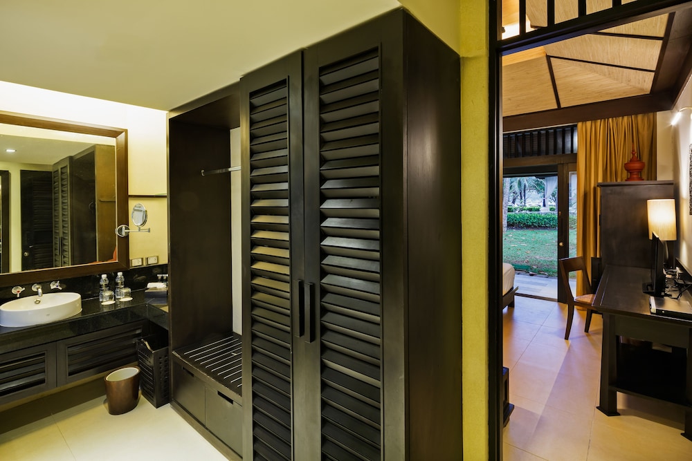 Superior Room, Sea View - Photo 16