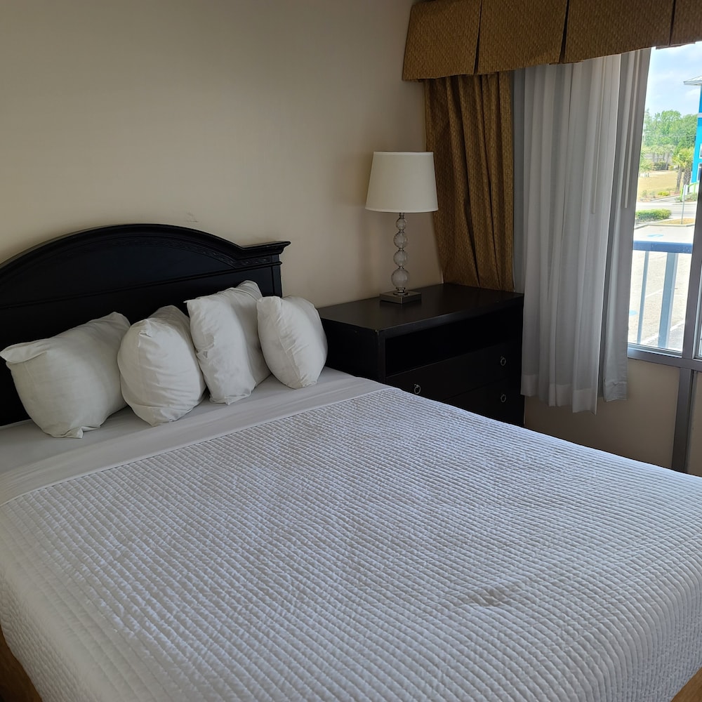 Deluxe Double Room, 2 Bedrooms, Beach View (   A   ) photo 2