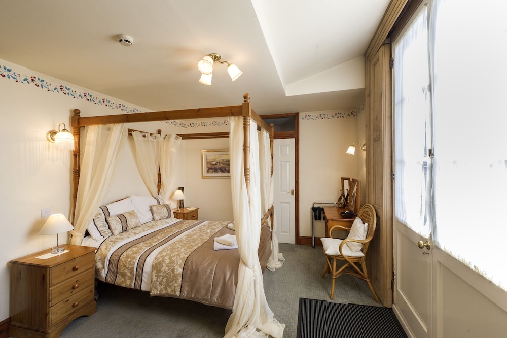 Double Room, Balcony (Four Poster Bed) photo 2