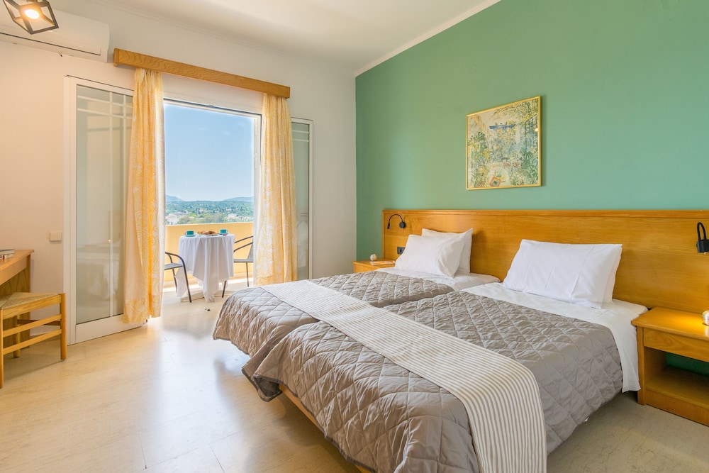 Twin Room with Sea View photo 1