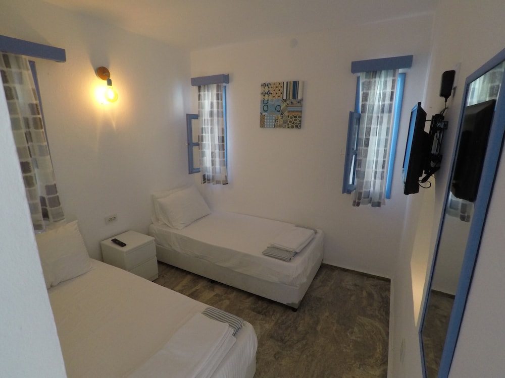 Standard Twin Room, 2 Twin Beds - Photo 10