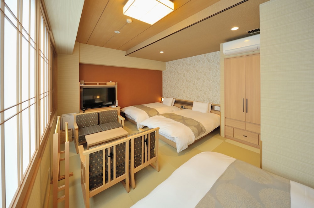 Standard Triple Room, Non Smoking photo 2