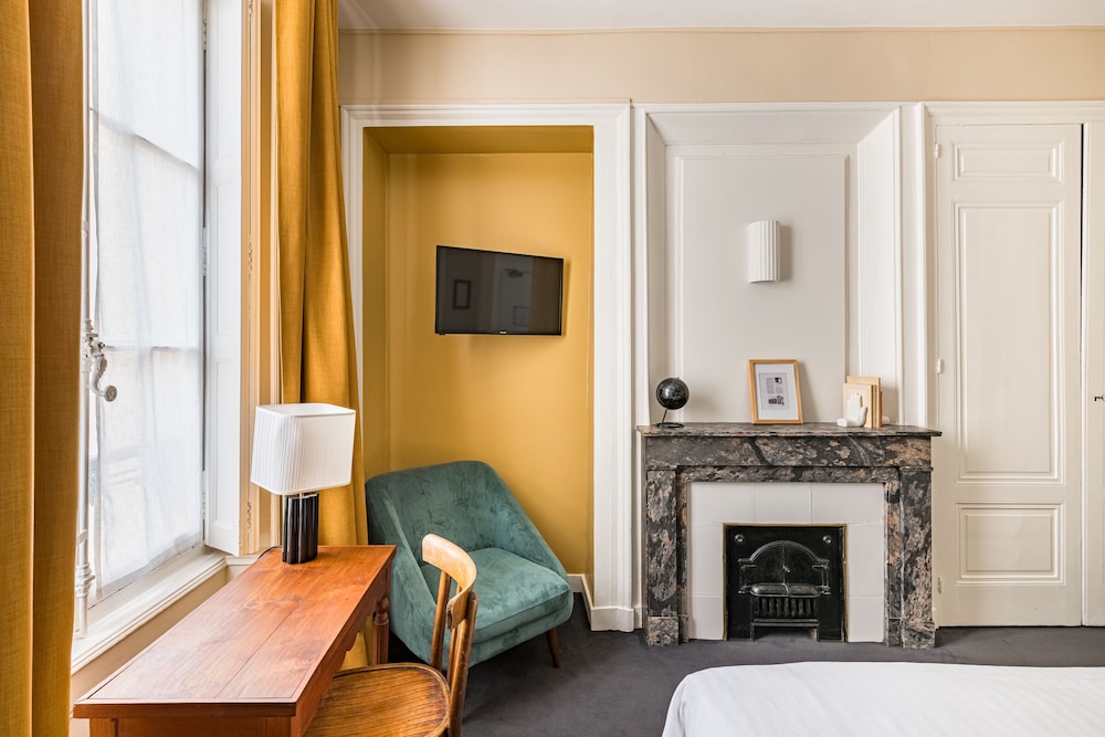 Superior Double or Twin Room photo 3