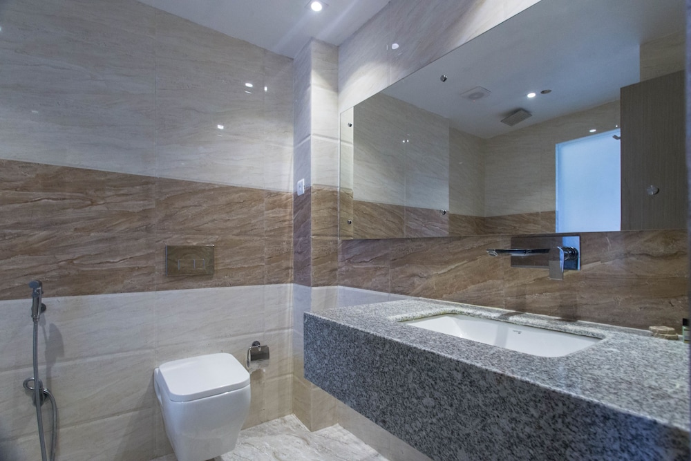 Deluxe Double or Twin Room, 1 Bedroom, Pool View photo 2