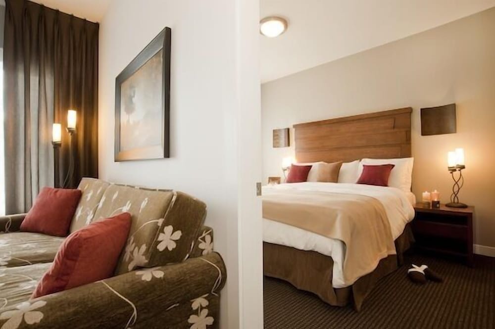 Suite, 2 Bedrooms photo 2