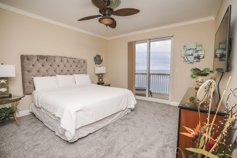 Condo, 2 Bedrooms, Ocean View (2209E)