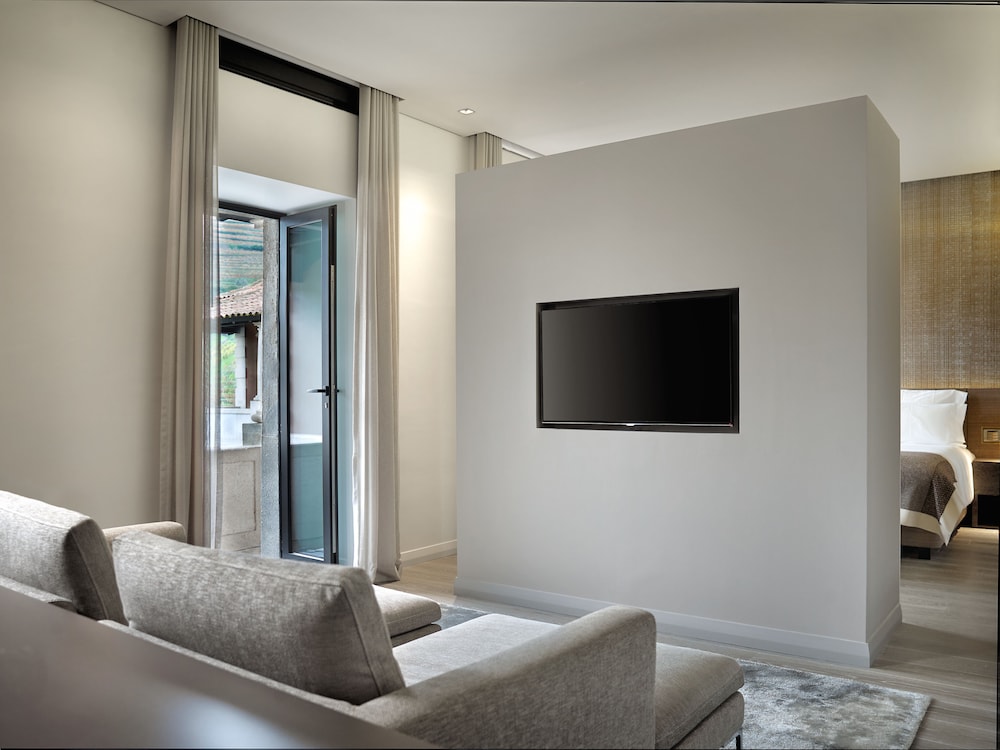 Vineyard Suite - Photo 2