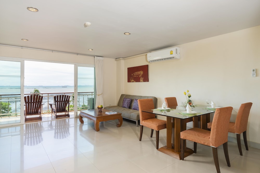 Cabana Suite Gardent view - No Pets Allowed - Photo 6