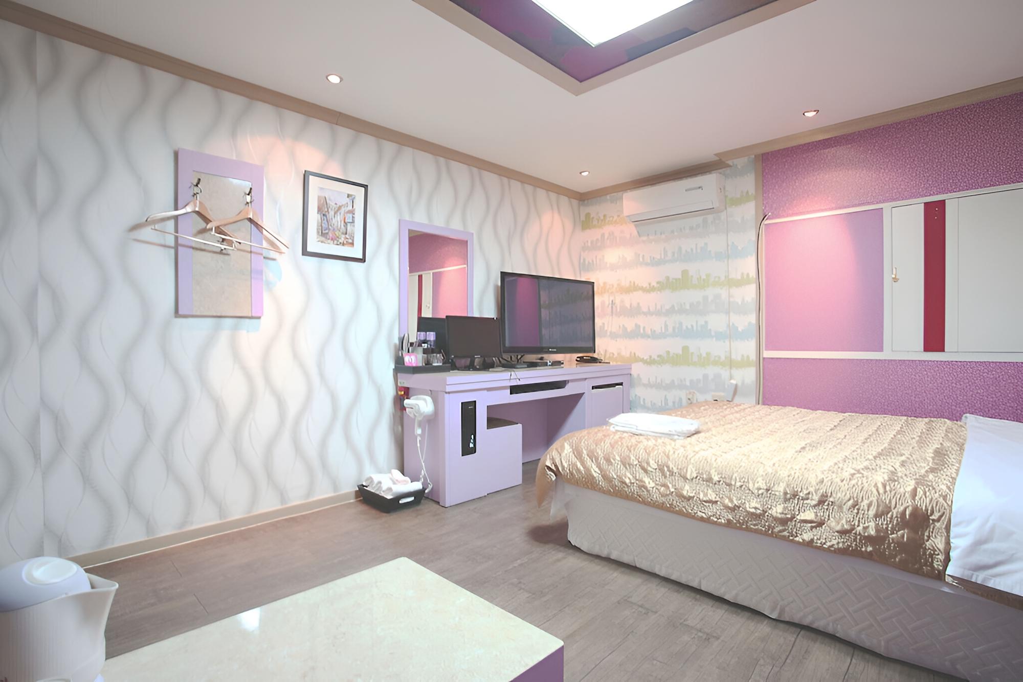Room (Standard Room) - Photo 6