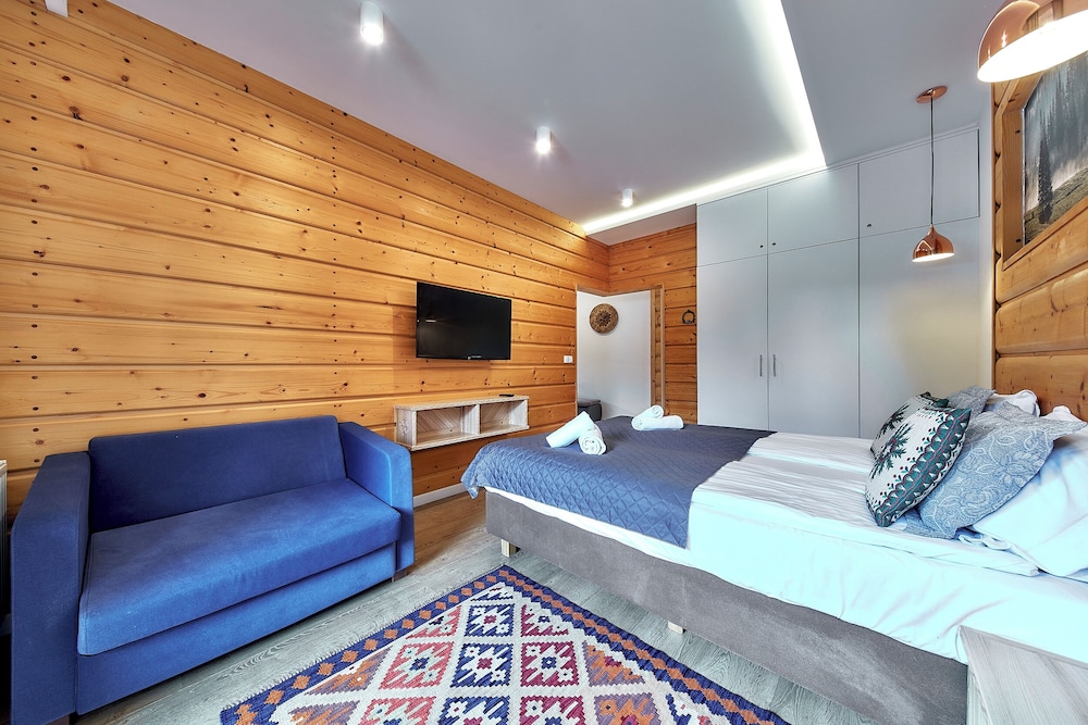 Deluxe Apartment (106 with SPA, Pool access)