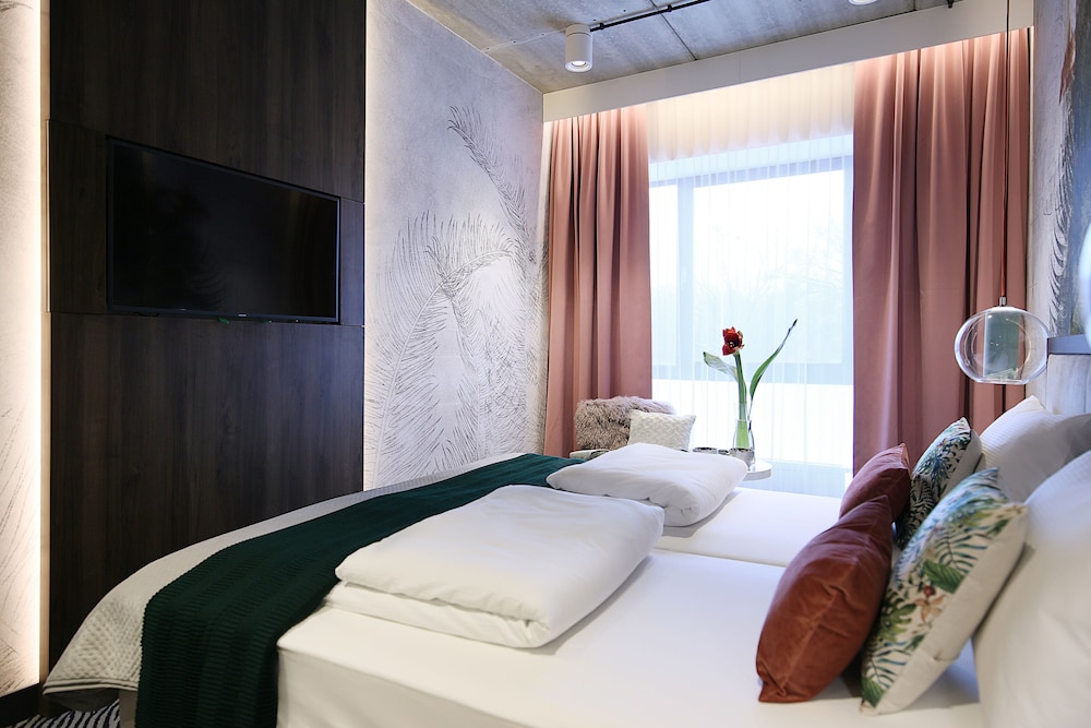 Deluxe Double Room - Photo 17