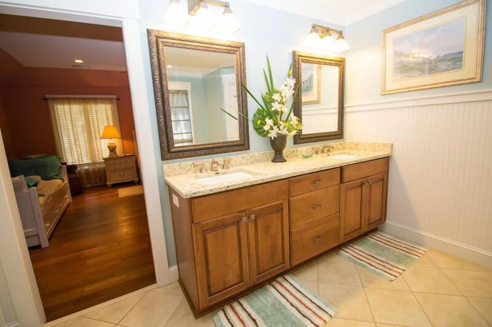 House, Multiple Beds, Pool Access, Garden View photo 3