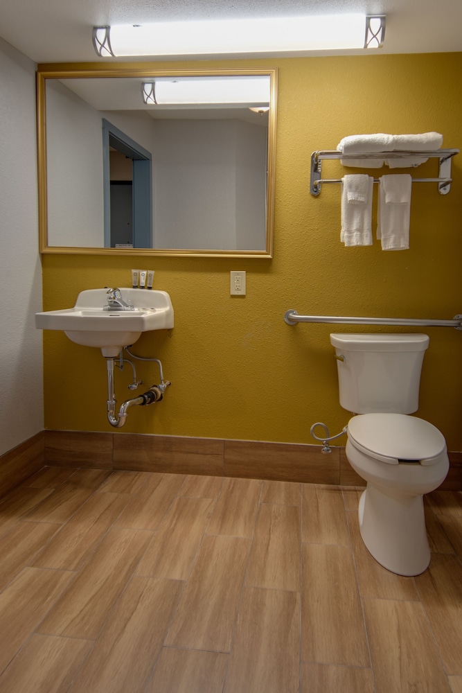 Executive Room, 1 Queen Bed, Accessible photo 1