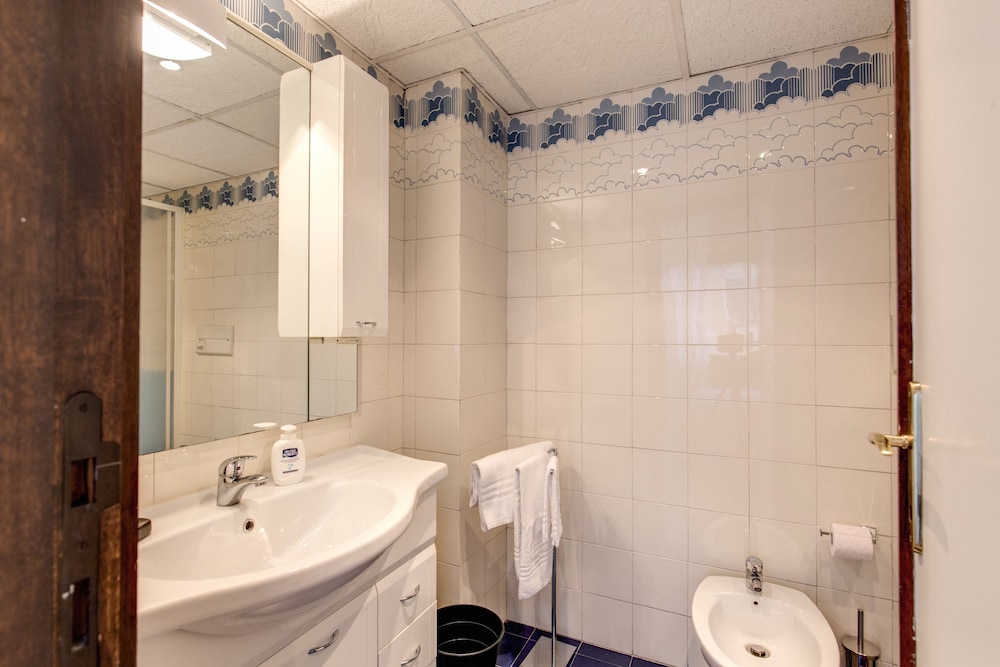 Apartment, 1 Bedroom (V.Appia Nuova 37 with washing machine) photo 3