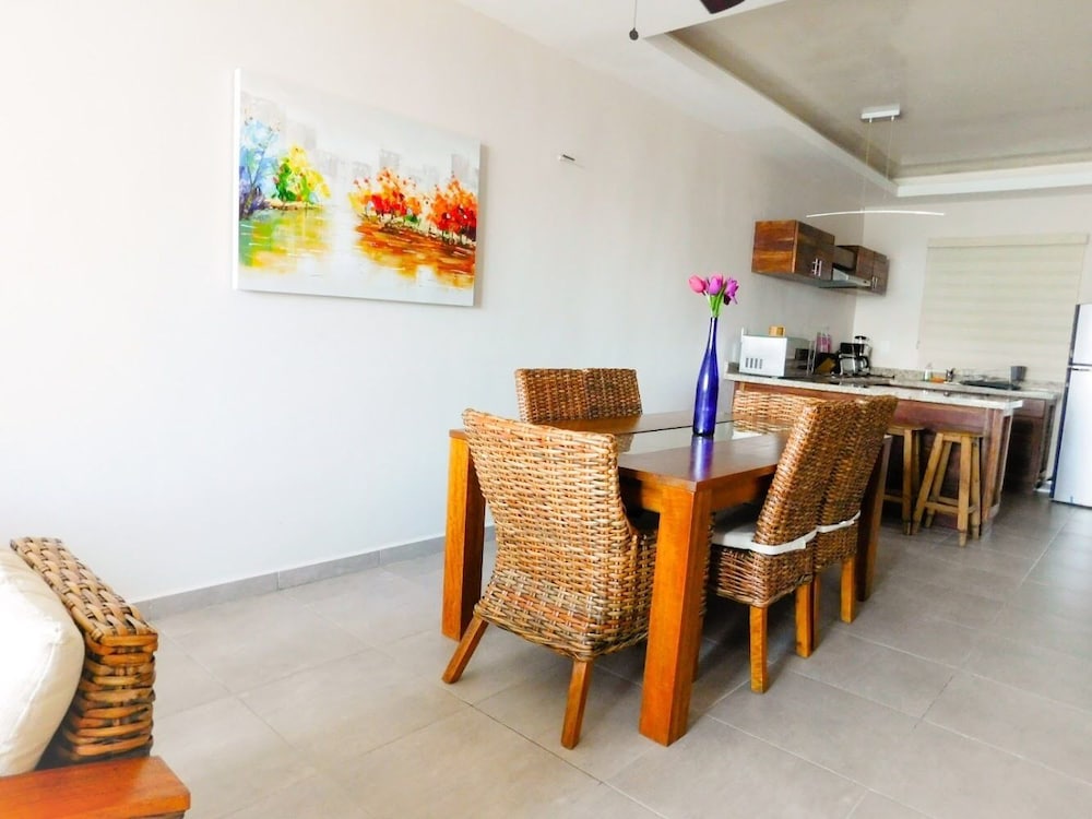 Deluxe Apartment, 2 Bedrooms, Beach View, Beachfront photo 2