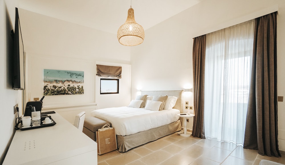 Tower Suite - Photo 2