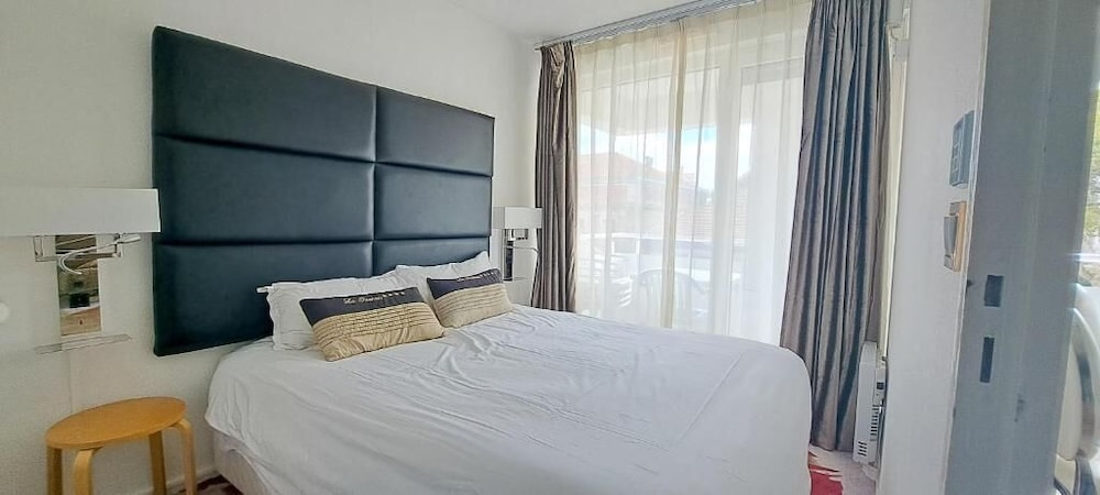 Classic Apartment, 1 Bedroom, Terrace (for 4 people)