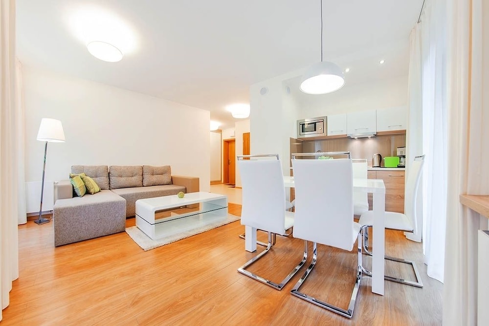 Apartment (231)