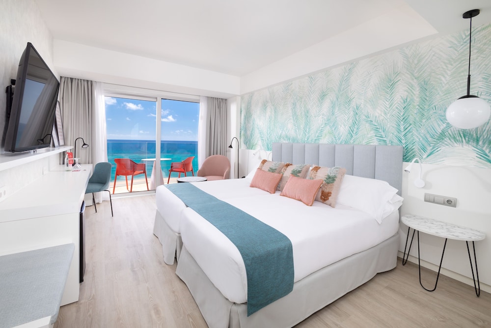 Deluxe Room (2 Adults)
